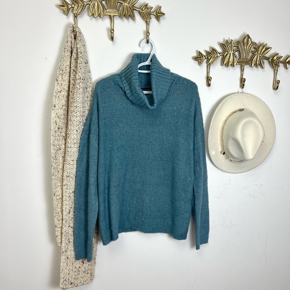 Teal knit turtleneck sweater Xl ptp 23.5” l 27” - Picture 3 of 4